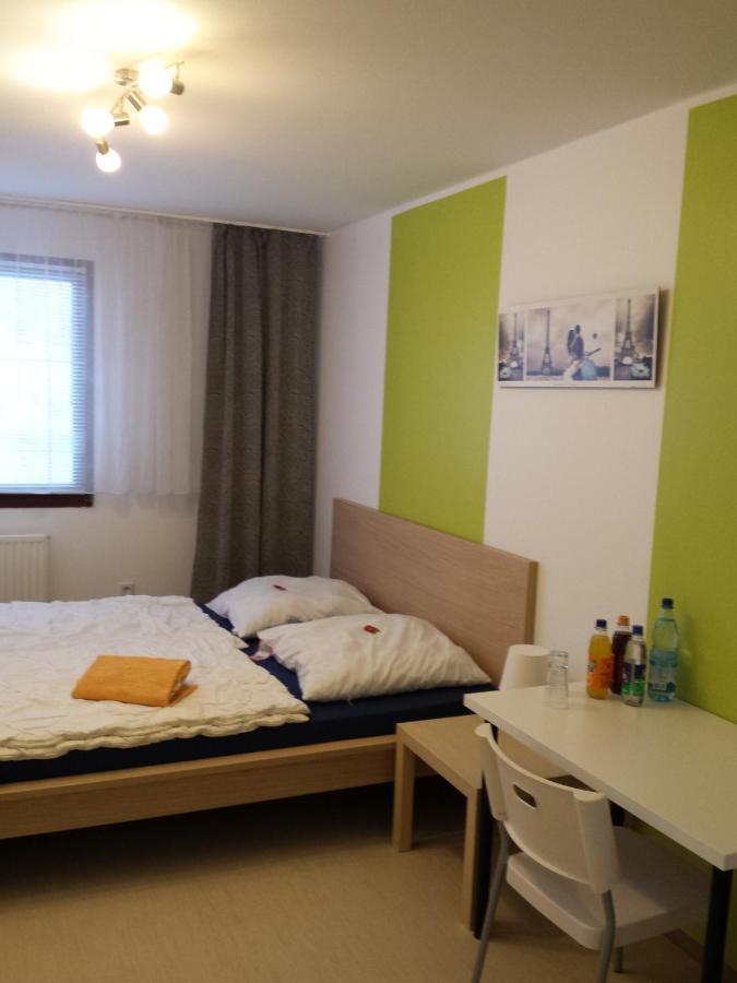Jugendgastehaus Lichterfelde Hostel Берлин Екстериор снимка