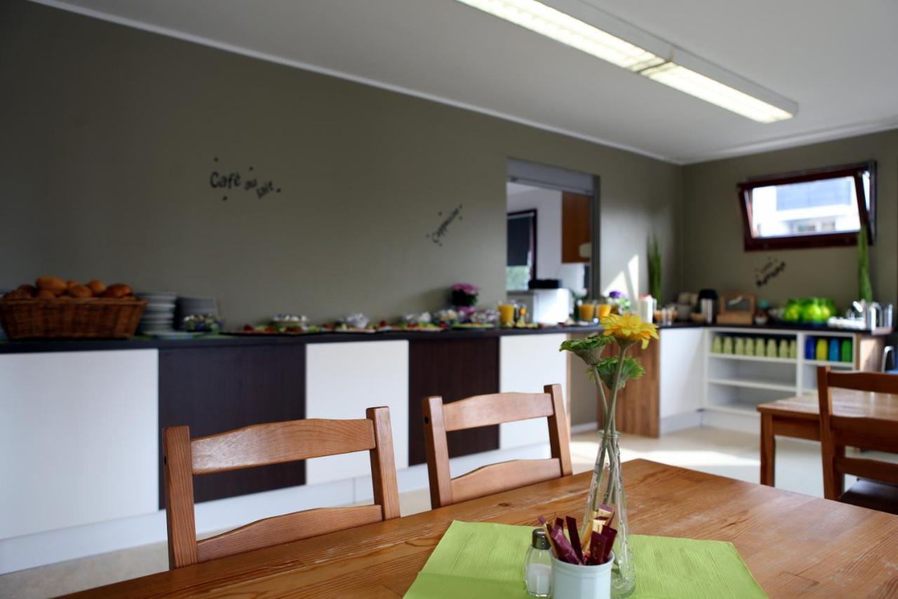 Jugendgastehaus Lichterfelde Hostel Берлин Екстериор снимка