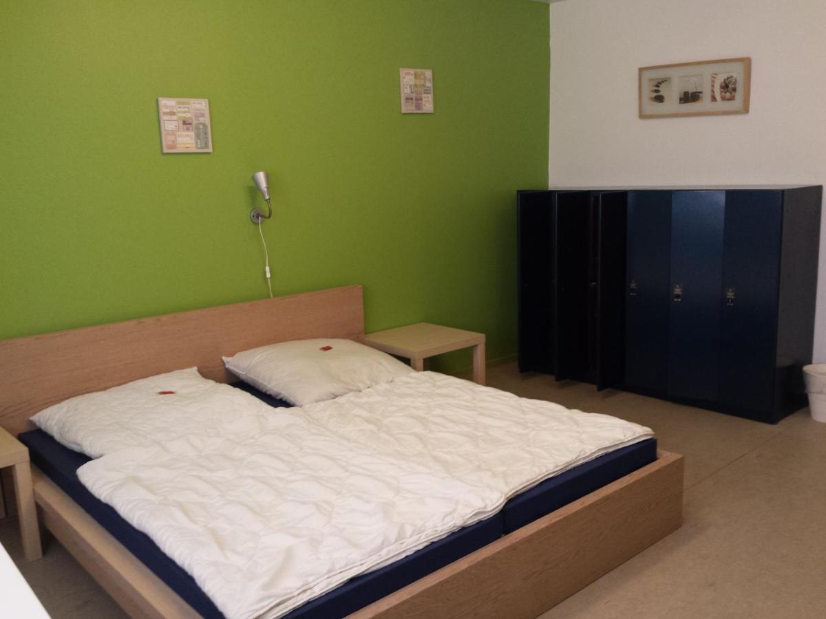 Jugendgastehaus Lichterfelde Hostel Берлин Екстериор снимка